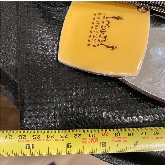 Henri Bendel Debutant shiny Black Leather Clutch Purse vintage compact mirror - Picture 9 of 14